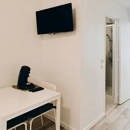 Beautiful Bright Studio Near Montparnasse Apartment *