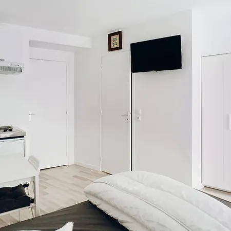 Beautiful Bright Studio Near Montparnasse Apartment